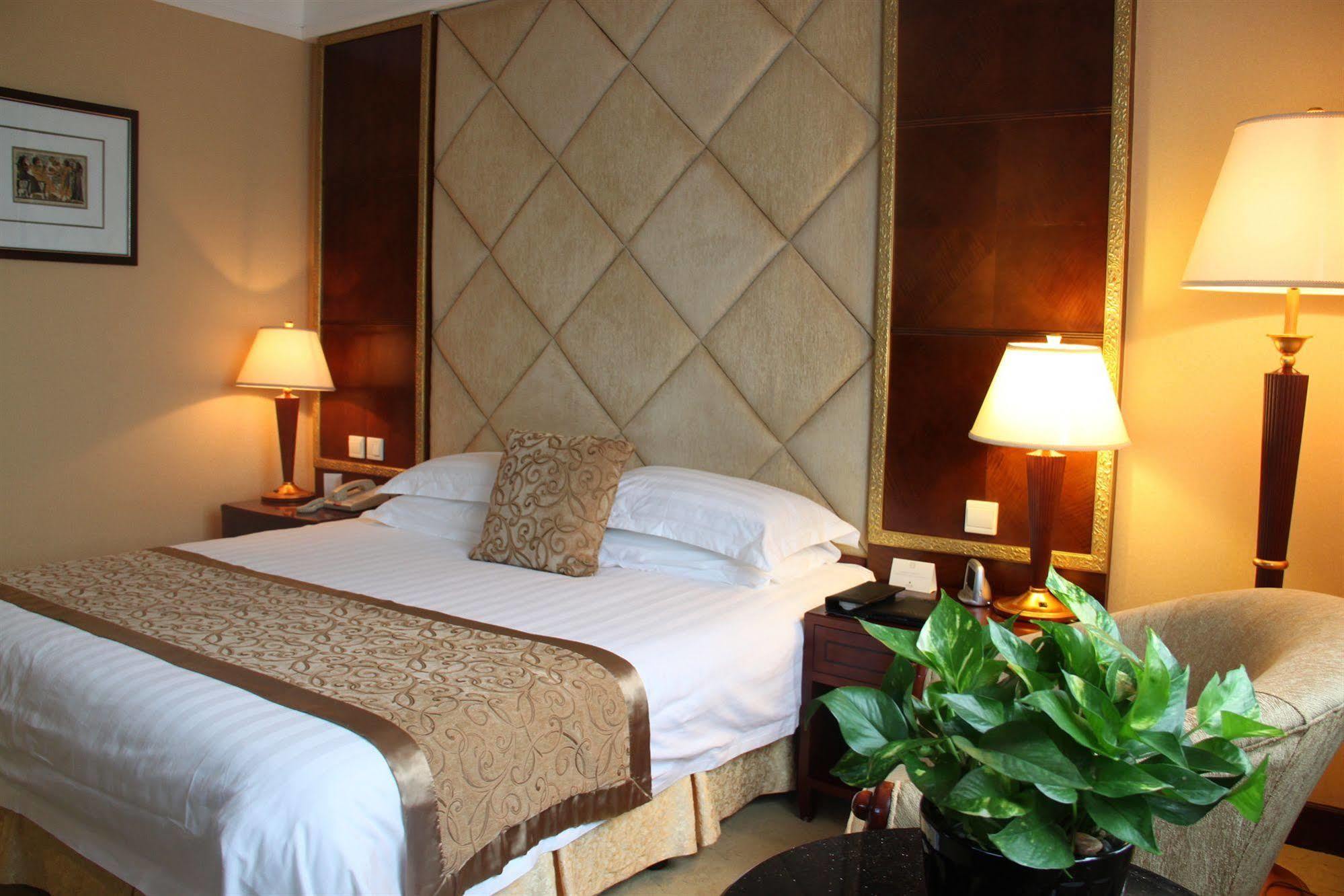New Century Hotel Taizhou ไท่โจว ภายนอก รูปภาพ